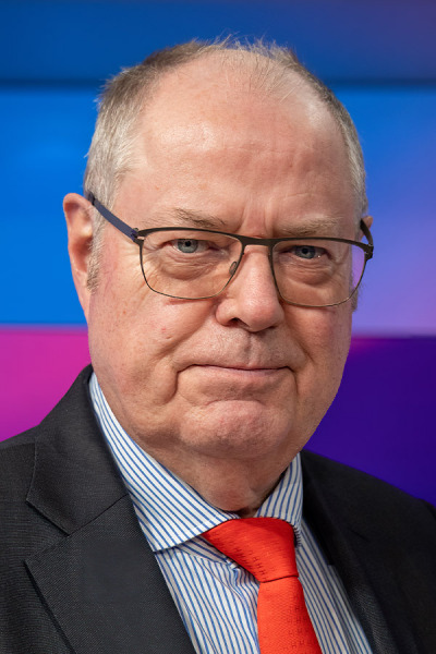 Portraitfoto von Peer Steinbr&uuml;ck